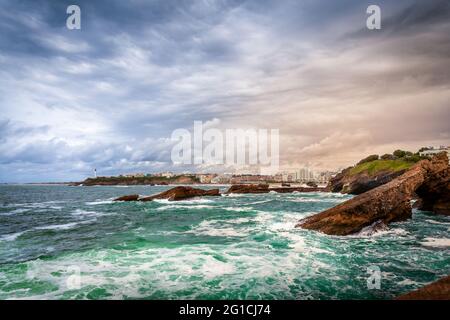 skyline di biarritz dal rocher de la vierge Foto Stock