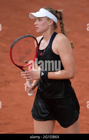 Parigi, Francia. 06 giugno 2021. Elena Rybakina durante il 2021 French Open al Roland Garros il 6 giugno 2021 a Parigi, Francia. Photo by Laurent Zabulon/ABACAPRESS.COM Credit: Abaca Press/Alamy Live News Foto Stock