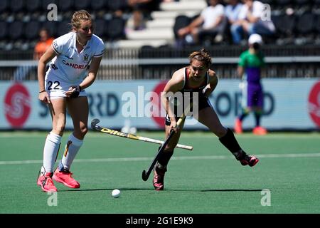 AMSTELVEEN, PAESI BASSI - 6 GIUGNO: Lisa Altenburg, Germania, durante la partita dei Campionati europei di Hockey tra Duitsland e Belgio allo stadio Wagener Stadion Foto Stock