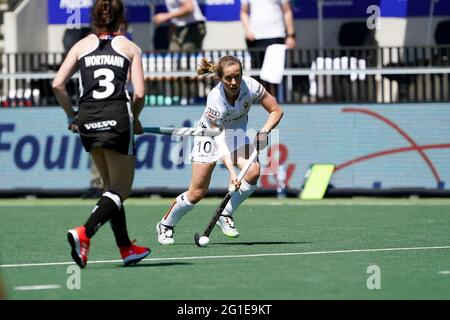 AMSTELVEEN, PAESI BASSI - 6 GIUGNO: Louise Versavel del Belgio durante l'Euro Hockey Championships match tra Duitsland e Belga al Wagener Stadio Foto Stock