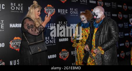 Serie Gemma Collins, Richard Blackwell, Katie Price Heavy D Dr Ranj, sul tappeto nero al Tullys Halloween Shocktober Fest Foto Stock