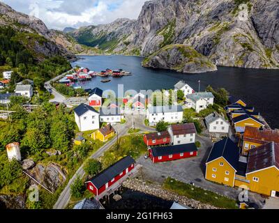 Aereo del villaggio di Nusfjord, Lofoten, Norvegia Foto Stock