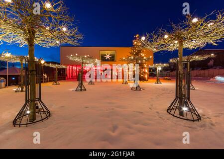 Azienda costruzione di Herrnhuter Sterne GmbH in inverno, decorazione di Natale con stelle Herrnhut, giradischi, Herrnhut, Sassonia, Germania Foto Stock