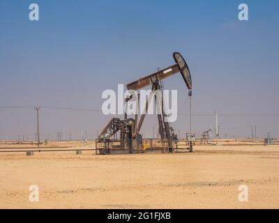 Pompa dell'olio vicino a Marmul, Oman Foto Stock