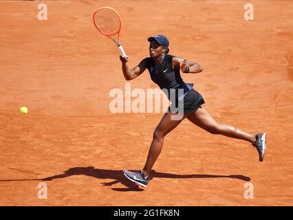 Parigi, fra. 07 giugno 2021. Parigi, Roland Garros, francese Open Day 9 06/06/2021 Sloane Stephens (USA) perde il quarto round Credit: Roger Parker/Alamy Live News Foto Stock