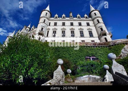 Castello di Dunrobin, castello, giardino, giardini di Sir Charles Barry, giardino barocco, giardino costiero italiano, sede ancestrale Clan Sutherland, conte di Foto Stock