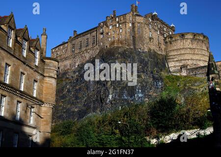 Castello di Edimburgo, Castle Rock, Vista dal centro storico, Grassmarket, Edimburgo, Scozia, Regno Unito Foto Stock