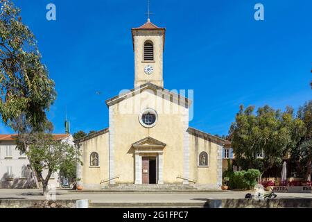 FRANCIA, PROVENZA-ALPI-COSTA AZZURRA. VAR (83) ARCIPELAGO DELLE ISOLE DI HYERES, PORQUEROLLES ISLAND, SAINT-ANNE CHIESA DI PORQUEROLLES Foto Stock