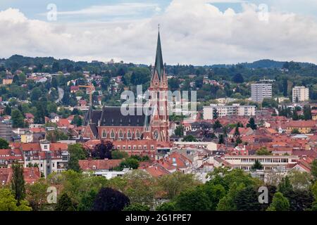 Herz-Jesu-Kirche (in inglese: Chiesa del Sacro cuore di Gesù) è la più grande chiesa di Graz, in Austria. È stato progettato fino all'ultimo dettaglio da Foto Stock
