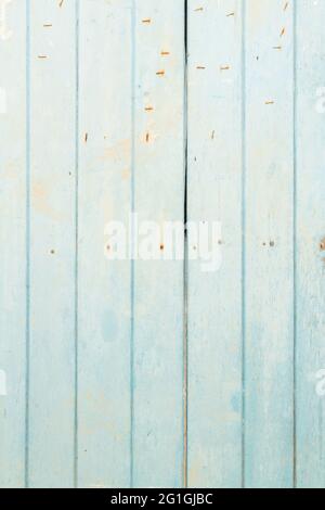 Turchese spiaggia parete scanalatura legno texture su blu chiaro colore naturale sfondo Art plain semplice buccia legno pavimento grano teak vecchio pannello senza giunture. Foto Stock