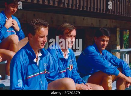 Allenatore italiano di tennis Riccardo Piatti con i giocatori Federico Mordegan e Renzo Furlan, anni '90 Foto Stock