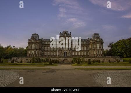 Il Magnificent Bowes Museum a Barnard Castle, County Durham, Regno Unito Foto Stock