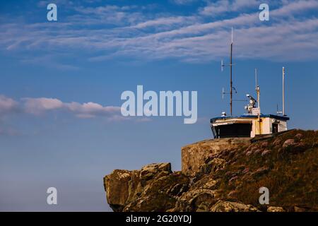 St Ives National Coastwatch Institution (NCI) "Golva Borthia" a Saint Ives Head, l'isola, St. Ives, Cornovaglia, Regno Unito, Maggio 2021 Foto Stock