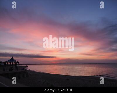 Sheerness, Kent, Regno Unito. 7 Giugno 2021. Regno Unito Meteo: Tramonto a Sheerness, Kent. Credit: James Bell/Alamy Live News Foto Stock