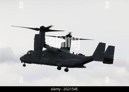 168666, un Bell Boeing MV-22B Osprey gestito dal corpo dei Marine degli Stati Uniti, che arriva all'aeroporto internazionale di Prestwick in Ayrshire, Scozia. Foto Stock