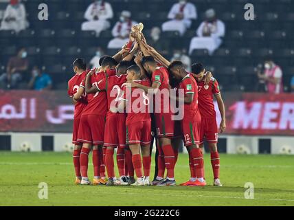 Doha, Qatar. 7 Giugno 2021. I giocatori di Oman si riuniscono prima della seconda partita di calcio del Gruppo e tra Qatar e Oman alla Coppa del mondo FIFA Qatar 2022 e alla Coppa asiatica AFC Cina 2023, Qualifiche congiunte preliminari a Doha, Qatar, il 7 giugno 2021. Credit: Nikku/Xinhua/Alamy Live News Foto Stock