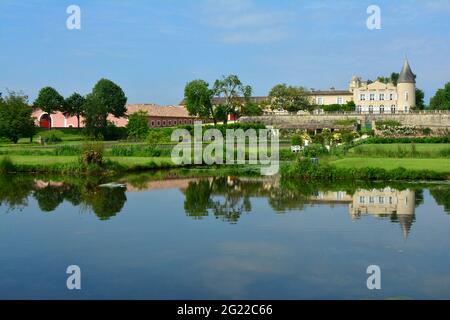 FRANCIA. NOUVELLE-AQUITAINE. GIRONDE (33). PAUILLAC. IL CHATEAU LAFITE-ROTHSCHILD, PRIMO CLASSIFICATO VINO NEL 1855 COME UN GRAND CRU. Foto Stock