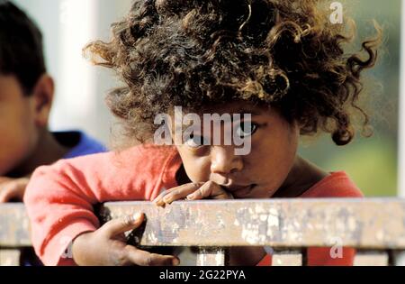 FRANCIA. NUOVA CALEDONIA, ARCIPELAGO LEALTÀ, MARE ISLAND, IGNAME CELEBRATION, MELANESIAN CHILD Foto Stock