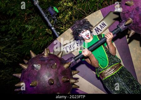 Alton Towers spaventa gli attori durante Scarefest Scarpe Fest Inc gli antenati di Alton e il Freak Show di Halloween paura Foto Stock