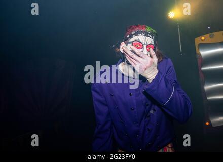 Alton Towers spaventa gli attori durante Scarefest Scarpe Fest Inc gli antenati di Alton e il Freak Show di Halloween paura Foto Stock