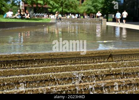 Londra, Regno Unito. 8 giugno 2021. Regno Unito Meteo: Soleggiato e caldo a Londra. Credito: Alamy Live News Foto Stock