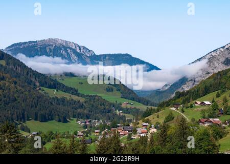 Valle della Vallée d'Abondance nel dipartimento dell'alta Savoia (alta Savoia, Francia centro-orientale) Foto Stock