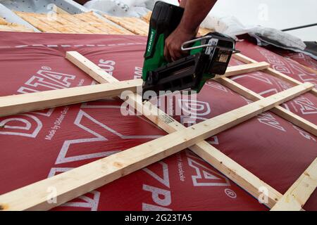 Tetto installazione dei listelli Foto Stock