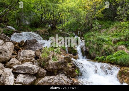 Cascata in Abruzzo. Zompo lo Schioppo Foto Stock