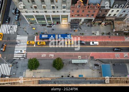 E. 34th Street scene from Overhead in Murray Hill Neighborhood, New York City, USA 2021 Foto Stock