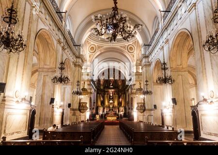 MONTEVIDEO, URUGUAY - 19 FEBBRAIO 2015: Interno della Cattedrale Metropolitana Cattolica a Montevideo, Uruguay Foto Stock