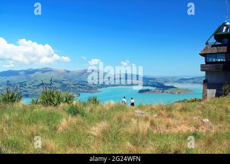 Vista di Christchurch Gondola la stazione sommitale dove si trova la base nella Valle di Heathcote, e attraversa le pendici del Monte Cavendish nella P Foto Stock