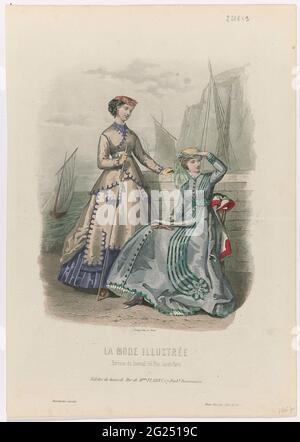 La Mode Illustrée, 1867, No. 30: Toilettes de Bains (...). Due donne in piedi e seduti davanti ad una balaustra. Uno ha un bastone da passeggio, l'altra persona ha un libro e gli utensili da scrittura e i pari in distanza. Sullo sfondo il mare e alcune navi. Secondo la didascalia: Gruppi adatti ad una stazione balneare, da Fladry. Stampa dalla rivista la Mode Illustrée mode (1860-1937). Foto Stock