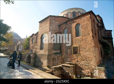 Hagia Irene (in turco: Aya?rini), talvolta conosciuta anche come Santa Irene, è una chiesa ortodossa orientale situata nel cortile esterno del Palazzo Topkapõ, Istanbul. Foto Stock