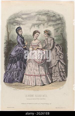 La Fashion Illustrée, 1869, n. 22: Toilette De Mme Breant Castel (...). Tre donne all'aria aperta, una delle quali corregge il Giappone dell'altra. Secondo la didascalia: Ensemble di Bréant-Castel. Stampa dalla rivista la Mode Illustrée mode (1860-1937). Foto Stock