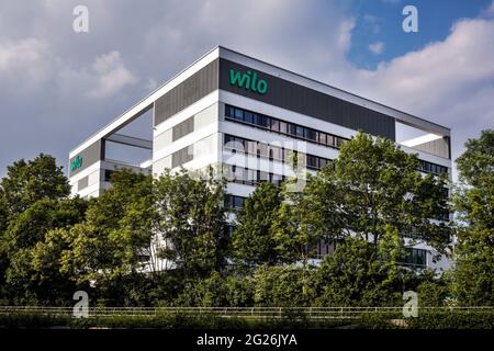 Dortmund, Germania, 8 giugno 2021: WILO Future Office a Wilo-Park, sede di WILO se, produttore di pompe e sistemi di pompe a Dortmund, Nord Reno-Westfalia, Germania --- Dortmund, 08.06.2021: WILO Future Office im Wilo-Park, Firmensitz der WILO se, Hersteller von Pumpen und Pumpene in Dortmund, Germania Foto Stock