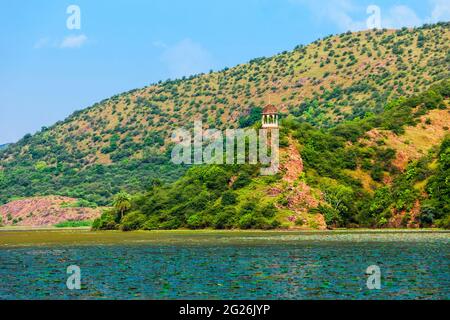 Lago Jet Sagar e Rifugio della Guardia Del Bestiame Tiger Hills situato nella città di Bundi nello stato di Rajasthan in India Foto Stock