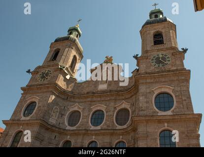 innsbruck austria luglio 27 2020: Interno della Cattedrale di San Giacomo con pregevoli affreschi e decorazioni a innsbruck Foto Stock