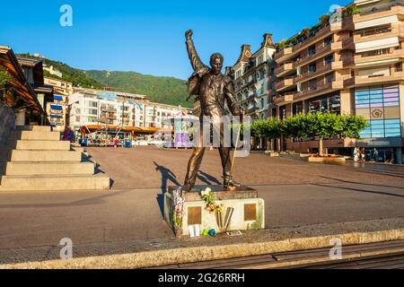 MONTREAUX, Svizzera - Luglio 19, 2019: Freddie Mercury statua sul Lago di Ginevra nella città di Montreux in Svizzera. Freddie Mercury era un cantante di r Foto Stock