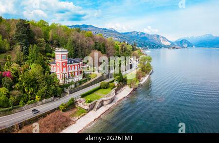 Isola Bella e Stresa antenna vista panoramica. Isola Bella è una delle Isole Borromee del Lago Maggiore nel nord Italia. Foto Stock