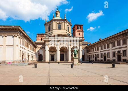 La Basilica di San Lorenzo Maggiore è una chiesa cattolica romana nella città di Milano nella regione Lombardia del Nord Italia Foto Stock