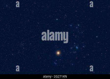 Il grande gruppo di stelle Hyades con la stella gigante Aldebaran e il gruppo di stelle NGC 1647. Foto Stock