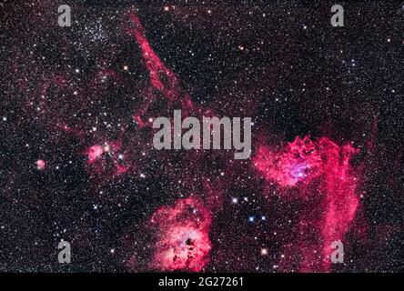 Messier 38 e la Nebula della stella ardente ad Auriga. Foto Stock