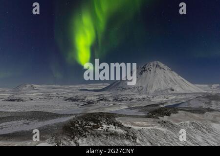 Luci del Nord sul lago Myvatn, Islanda. Foto Stock