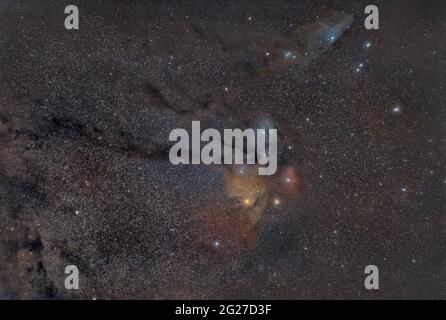 Rho Ophiuchi & Antares nube Complex a Scorpius. Foto Stock