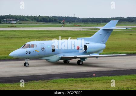 Un Giappone Air Self-Defense Force BAe U-125 taxi per il decollo. Foto Stock