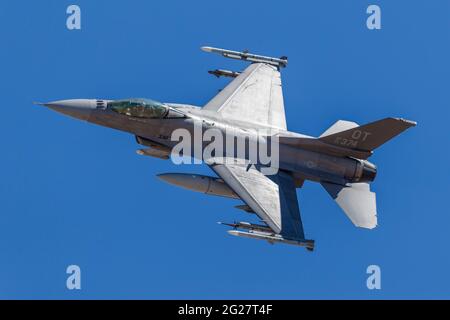 Un Falcon US Air Force F-16CJ Fighting. Foto Stock
