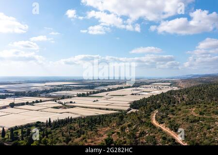 Serra agricoltura lotti in varie forme e dimensioni, vista aerea. Foto Stock