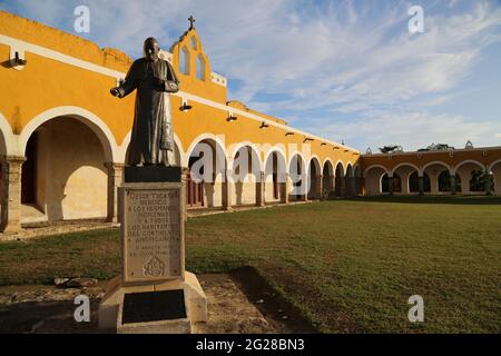 Il grande convento di San Antonio de Padova a Izamal, Messico Foto Stock