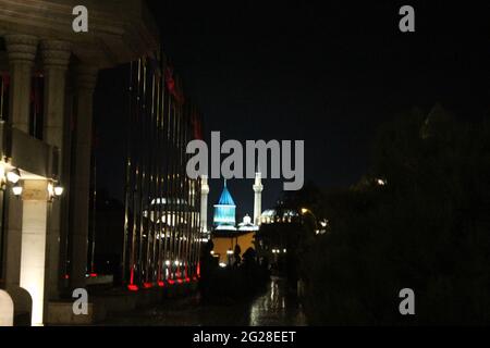 Vista notturna della Tomba di Konya Mevlana Foto Stock