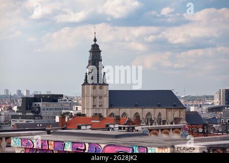 Bruxelles, Belgio - Luglio 02 2019: La Chiesa di nostra Signora della Cappella è una chiesa cattolica romana situata nel quartiere Marolles di Bruxelles, Belgi Foto Stock